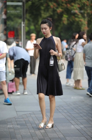 气质长裙美眉