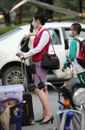 【街拍心灵】空姐肉丝街拍美腿高跟上班路上