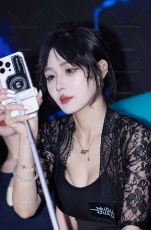 LB097-96P 杭州台球展-百万网红车模小雯baby美胸黑丝坐姿篇