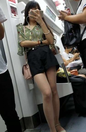 4k超清，肉丝袜短裙气质美眉，大长腿真性感