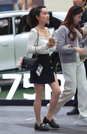 肉丝街拍少妇-14P