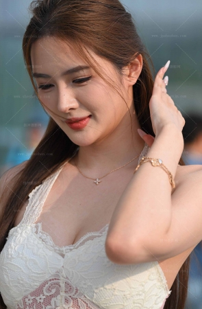 2592-15-173√天然大长腿网红-jiujiu  啾啾呜