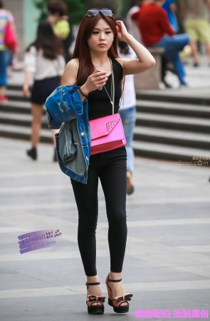 李欢原创——–黑裤，紧翘（20P）