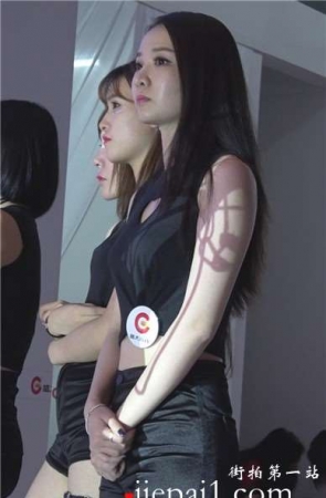 极品性感美臀小清新女神姐姐。