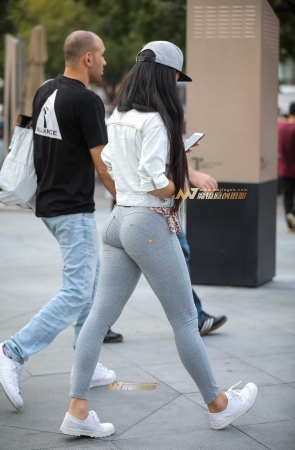 中国女孩也有极品翘臀