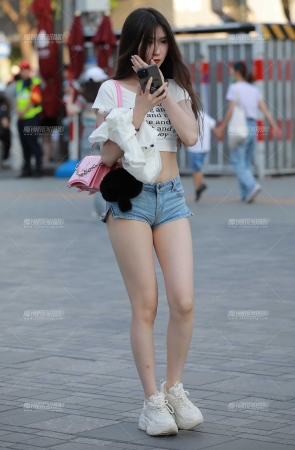 牛仔超短热裤美女