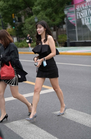 格子高跟鞋美腿气质美女