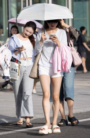 LB655-37P成都车展-白热裤白拖鞋美腿礼仪小妹下班 6P