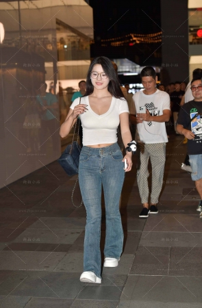 搭讪微胖的紧牛美女