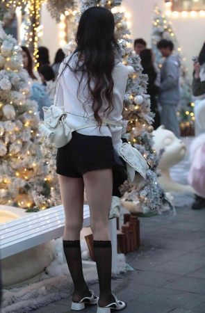 丝袜街拍少妇-14P