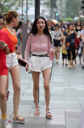 美腿姐妹逛街