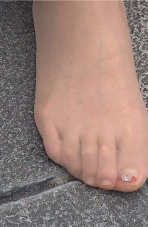 极品性感少F的水晶肉丝美足 [229 MB/MP4]