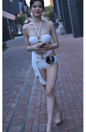 高跟白色比基尼美女(47P)