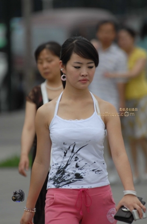 2016-05-08清秀好身材小妹22张