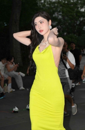 绿色魅力长裙 [136P-2.57GB]