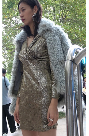 漂亮的连体裙小姐姐