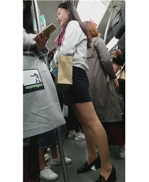 4k-地铁拍摄极品美腿短裙性感熟女