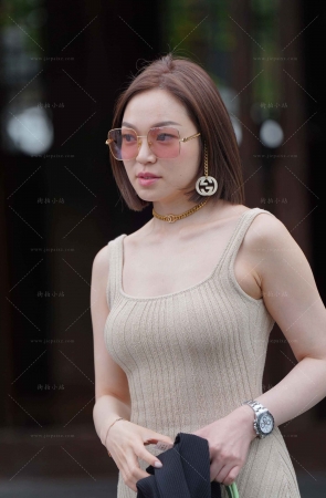短裙美姐