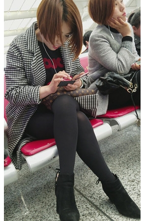 短发妹子