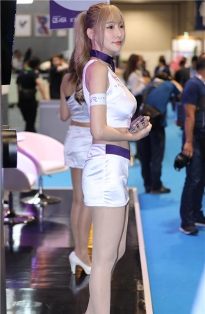 极品金发肉丝长腿美女模特3A238[200M]