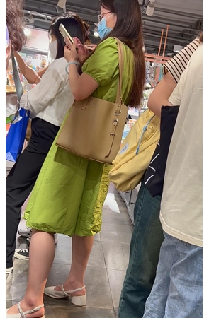 绿色长裙美女