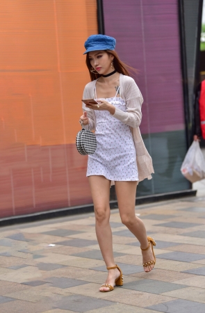 时尚长腿美女