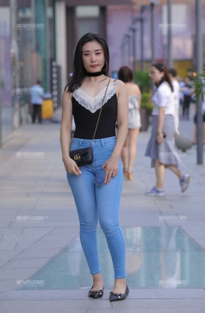 丰腴de性感吊带紧牛**