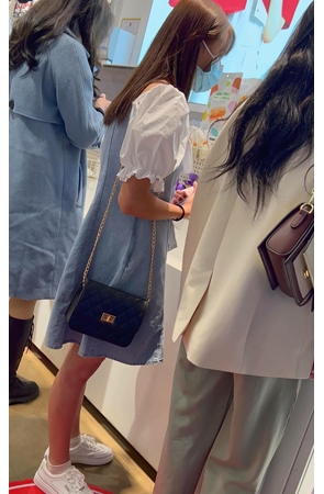 蓝裙美女