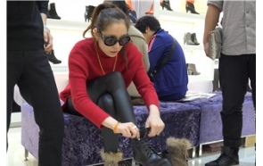 4K – 气质少妇试鞋 [1.48 GB/MP4]