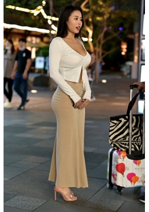 翘臀美女2分04秒 [1.81 GB]