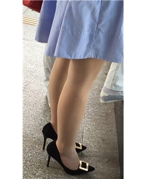 连衣裙肉丝袜细高跟