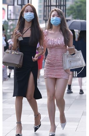 高跟美腿闺蜜(77P)