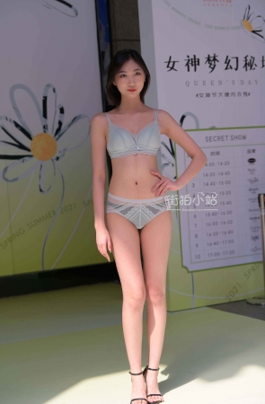 一抹两套~短发模特！