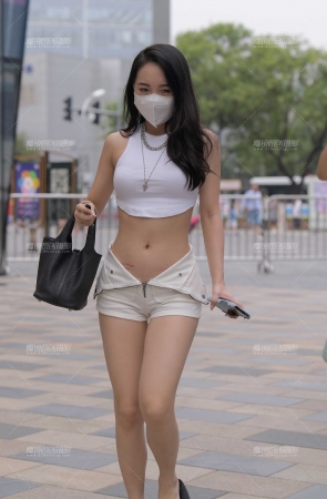 热裤小妹