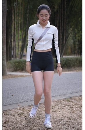 黑色高腰瑜伽短裤【套图+视频】