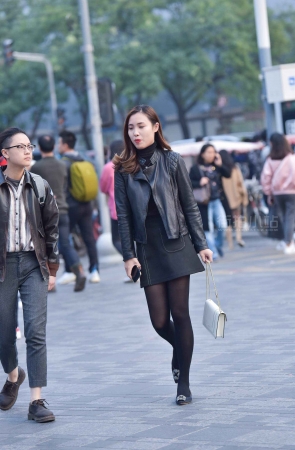 成熟型黑丝姐姐