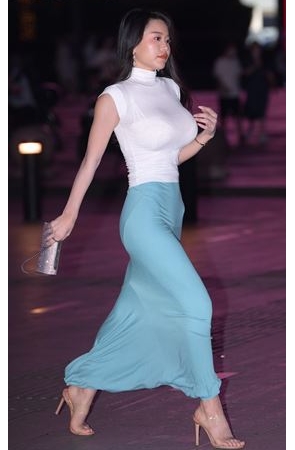 前凸后翘蓝裙美女(20P)