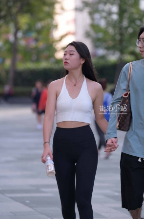 性感紧身瑜伽裤女友