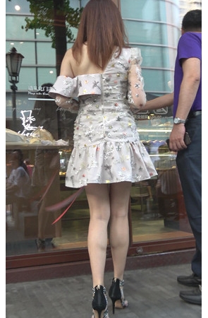 连衣裙小姐姐