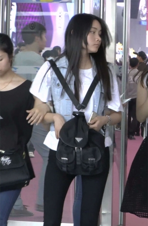 紧身裤美女