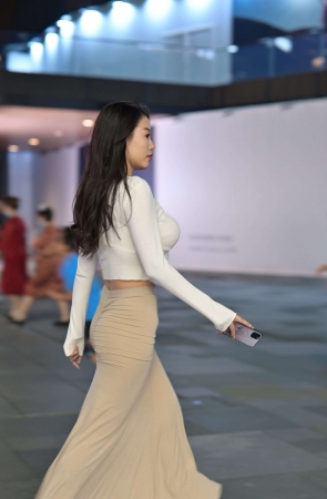 F222翘臀美女（4K）181G