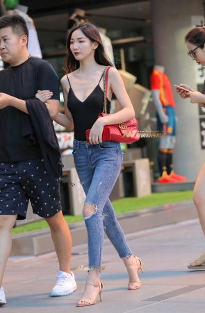 B81、最美的风景是笑意温软的你