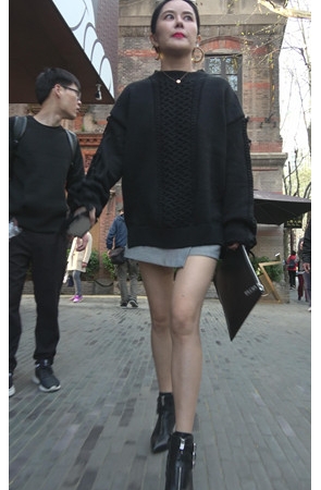 高跟短发小姐姐