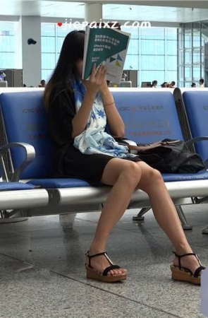 骨感的黑色短裙妹子看书有点无聊了 [4.74 GB/MP4]