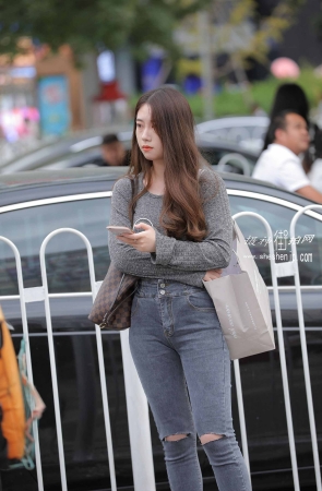 8917-1+73/紧牛女孩~ 4P