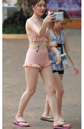 粉色泳装美女(78P)