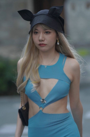 天蓝色长裙 [195P-2.12GB]