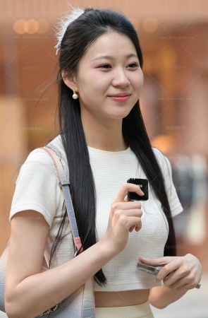 241022-9=61√清秀脱俗女生 10P