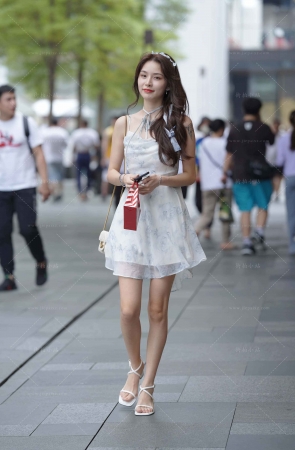 搭讪街拍清新素雅小姐姐