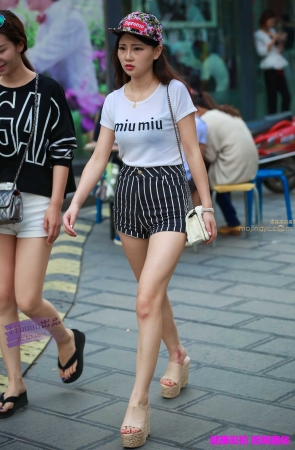 李欢原创——–短裤，美腿（16P）